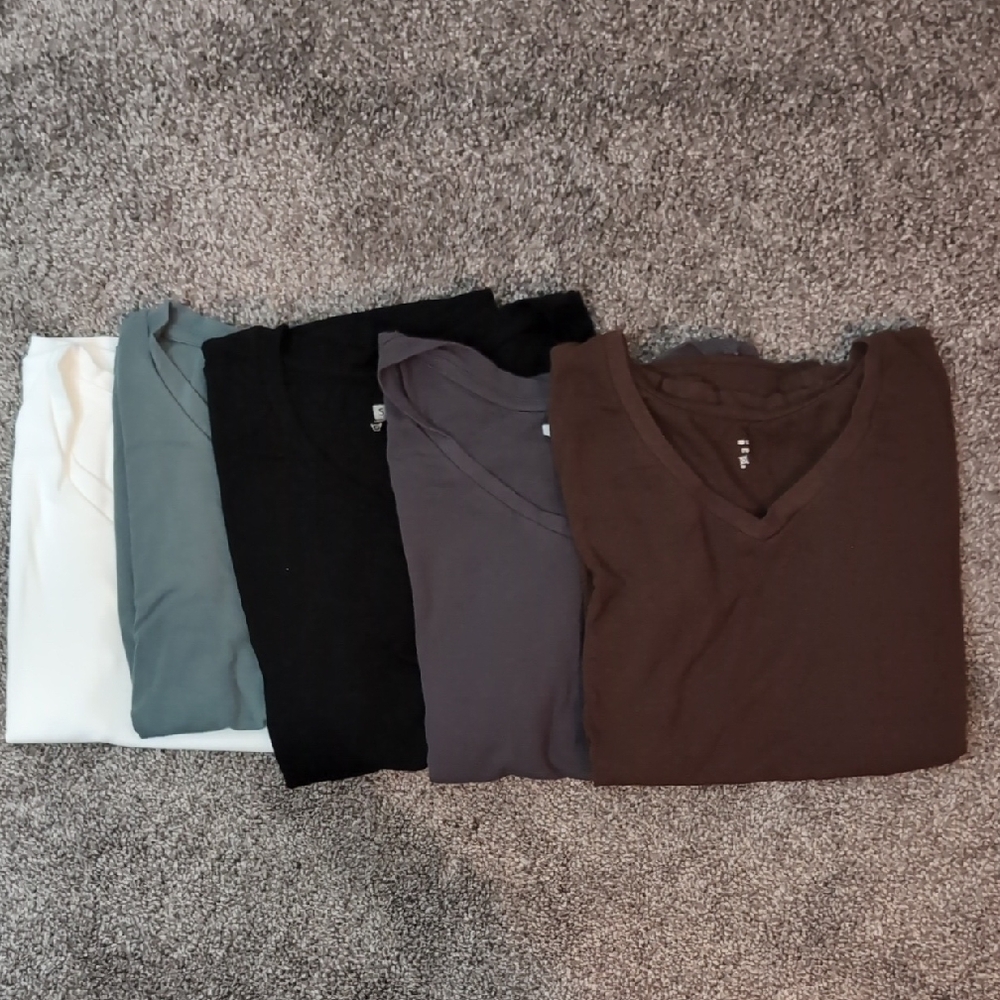 Set of Five V-Neck T-Shirts in Neutral Tones